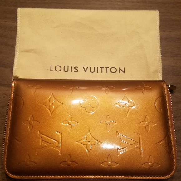 Louis Vuitton Handbags - RARE LOUIS VUITTON ELDRIDGE BRONZE  WALLET W/ BOX